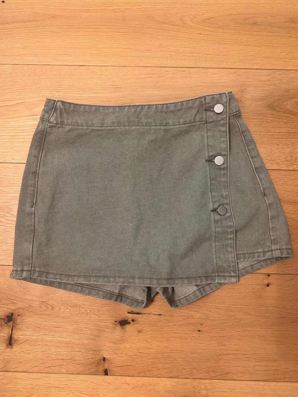 SHEIN Olive Green Women's Button-Front Skort Shorts